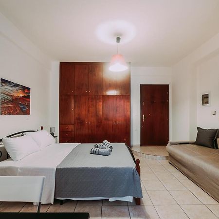 House In The Center Apartment Kalamata Bagian luar foto