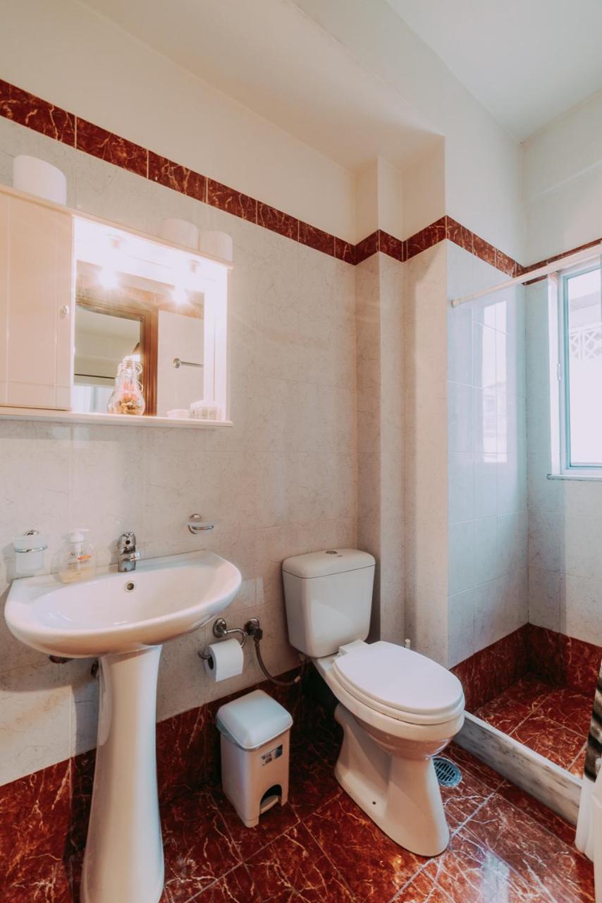 House In The Center Apartment Kalamata Bagian luar foto